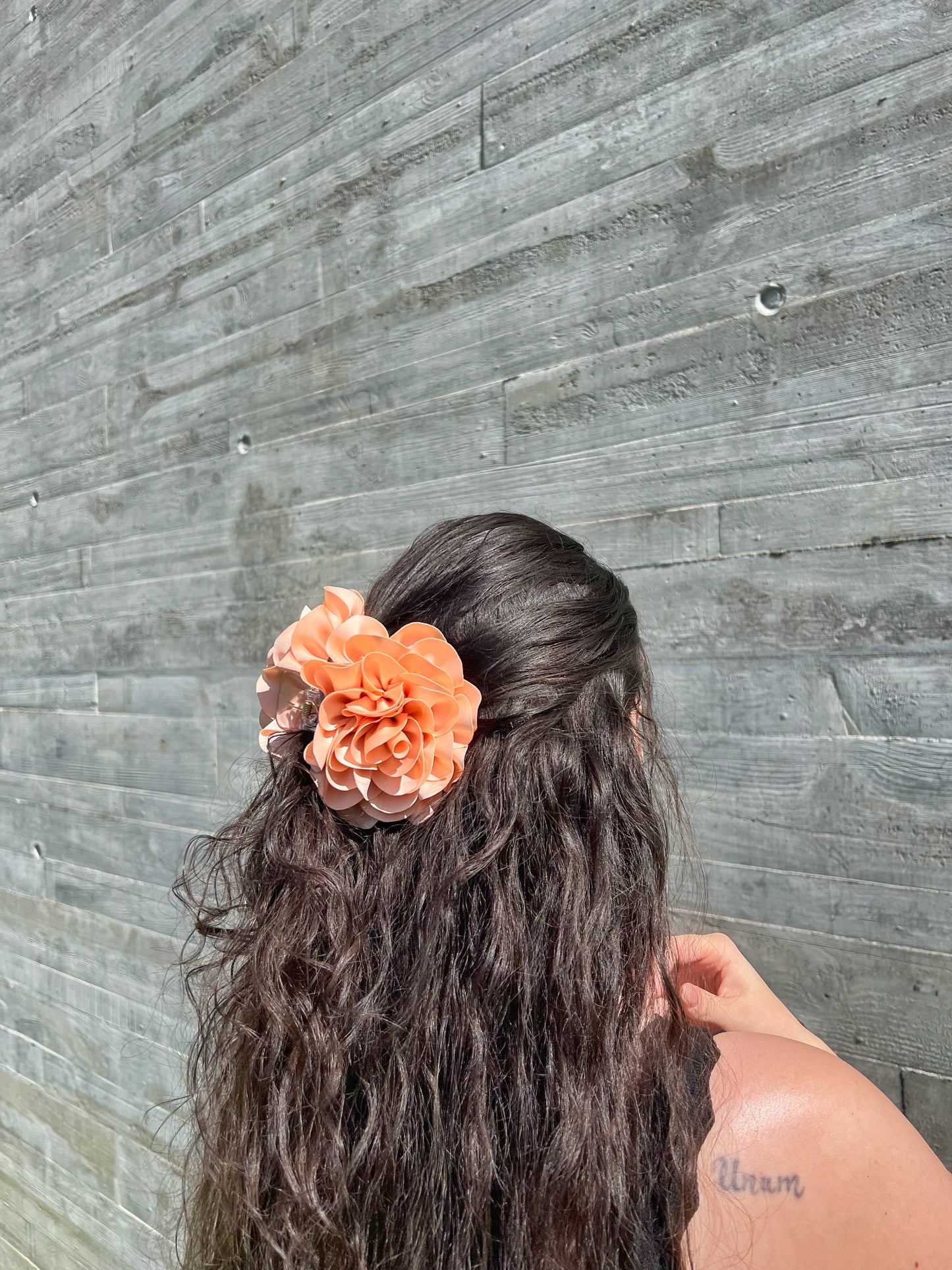 Mola de cabelo com flor